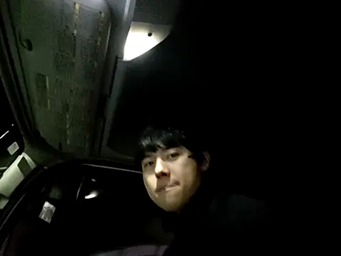 Snapshot of whitebriefboy chatting on January 8, 3:29 pm whitebriefboy online show from January 8, 3:29 pm