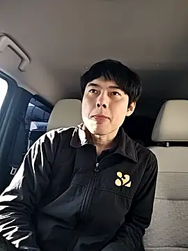 whitebriefboy online show from April 2, 11:00 pm