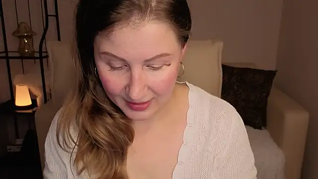 Snapshot of Helens_love chatting on September 25, 1:33 am Helens love online show from September 25, 1:33 am