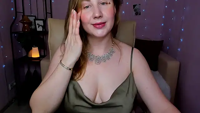 Snapshot of Helens_love chatting on February 26, 2:41 am Helens love online show from February 26, 2:41 am