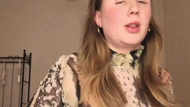 Helens love online show from March 18, 8:39 am