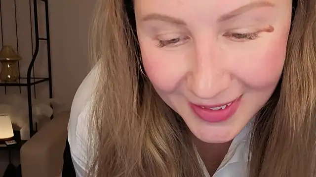 Snapshot of Helens_love chatting on October 9, 2:23 am Helens love online show from October 9, 2:23 am