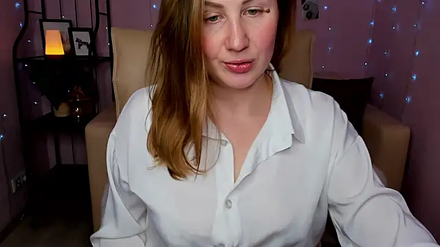 Snapshot of Helens_love chatting on February 27, 4:57 am Helens love online show from February 27, 4:57 am
