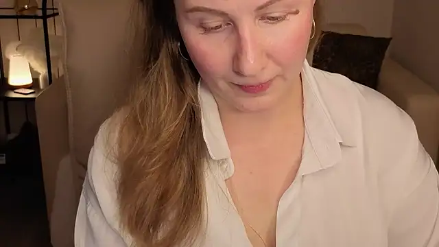 Snapshot of Helens_love chatting on September 26, 1:45 am Helens love online show from September 26, 1:45 am