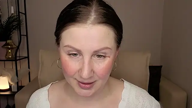 Helens love online show from May 4, 9:01 am