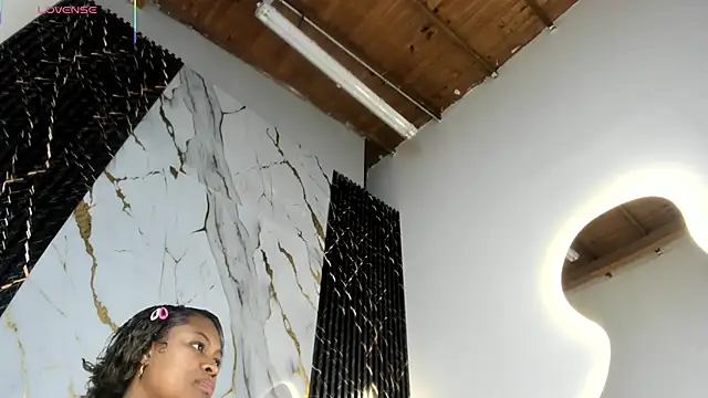 ebony hot1 online show from October 28, 2:05 pm