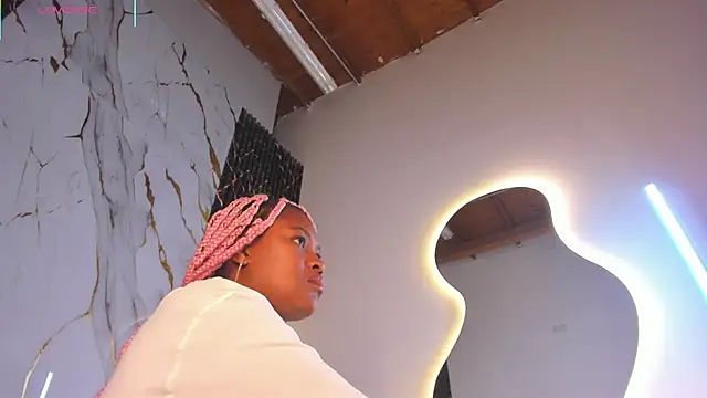 Snapshot of ebony_hot1 chatting on May 28, 1:28 pm ebony hot1 online show from May 28, 1:28 pm