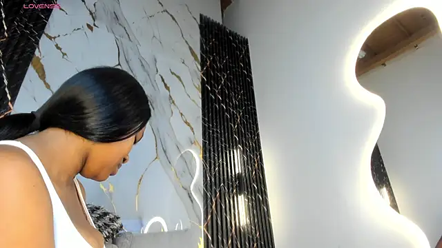 ebony hot1 online show from November 4, 2:10 pm