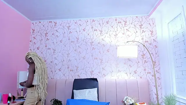 amber-hill online show from December 20, 5:10 am