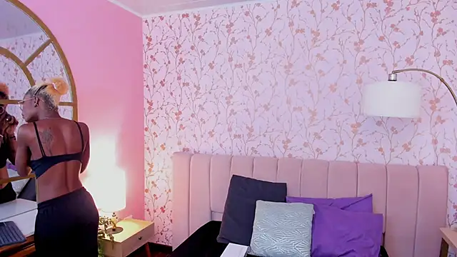 amber-hill online show from October 26, 12:05 pm