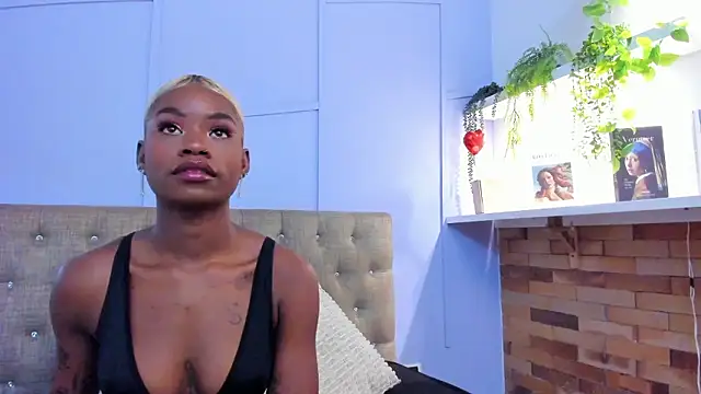 amber-hill online show from February 3, 6:13 pm