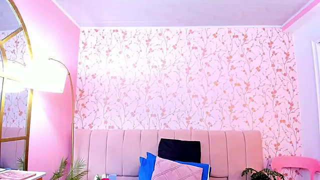 amber-hill online show from February 27, 12:05 pm