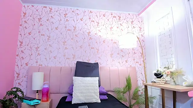 amber-hill online show from November 7, 7:51 pm