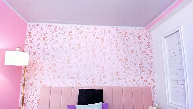 amber-hill online show from March 19, 1:55 pm