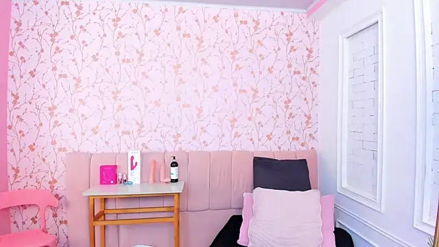 amber-hill online show from March 30, 7:15 pm