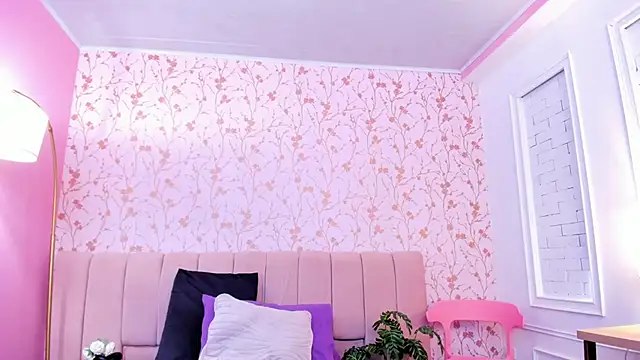 amber-hill online show from February 24, 7:15 pm