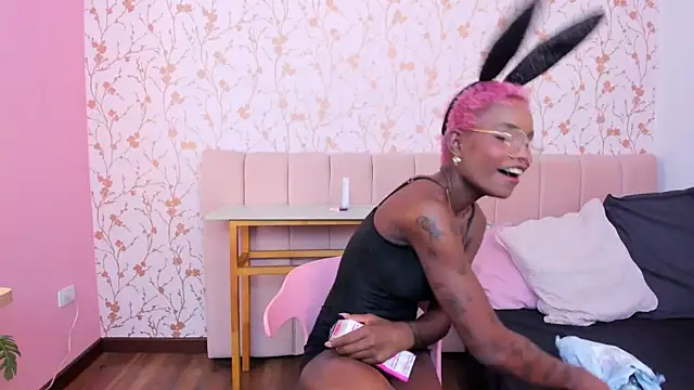 amber-hill online show from April 4, 6:58 pm