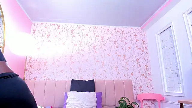 amber-hill online show from February 23, 5:13 pm