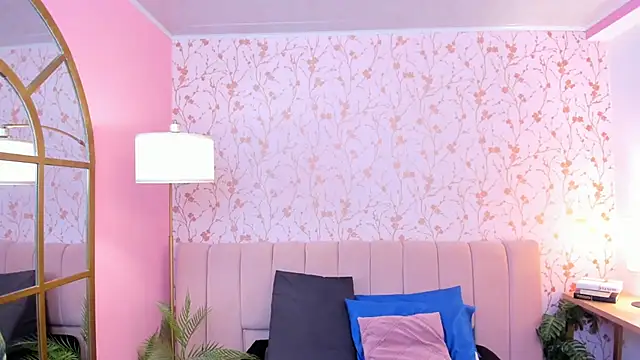 amber-hill online show from March 9, 7:06 pm