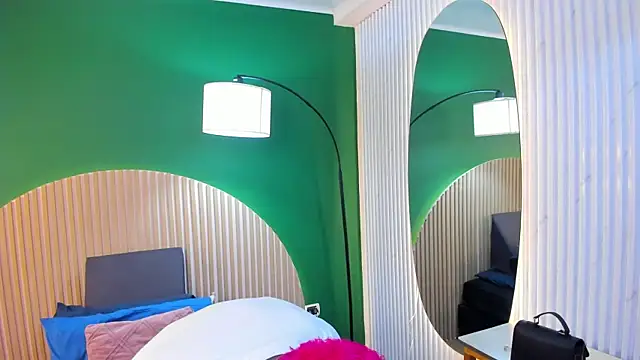 amber-hill online show from March 23, 12:27 pm