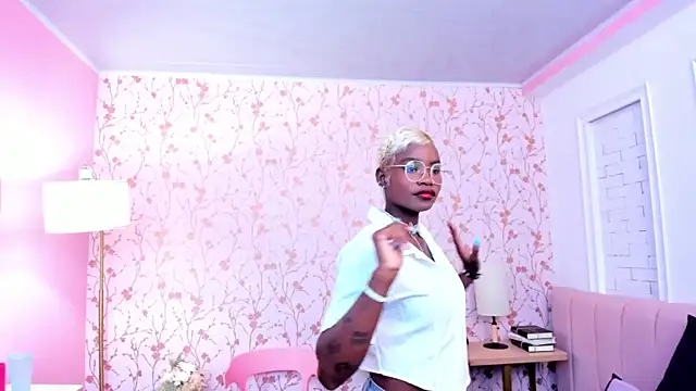 amber-hill online show from February 16, 7:12 pm