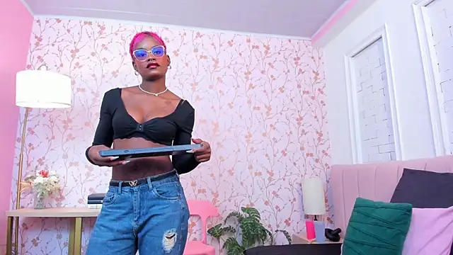 amber-hill online show from April 17, 7:06 pm