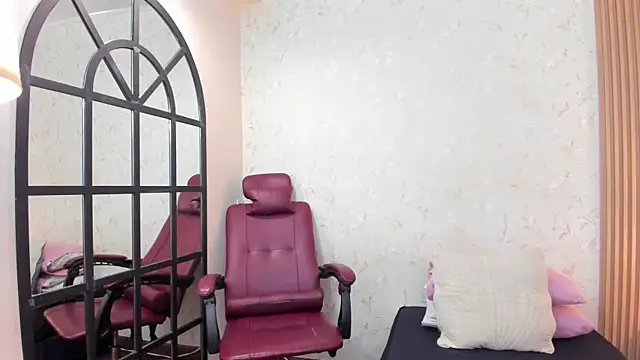 amber-hill online show from October 24, 4:06 pm