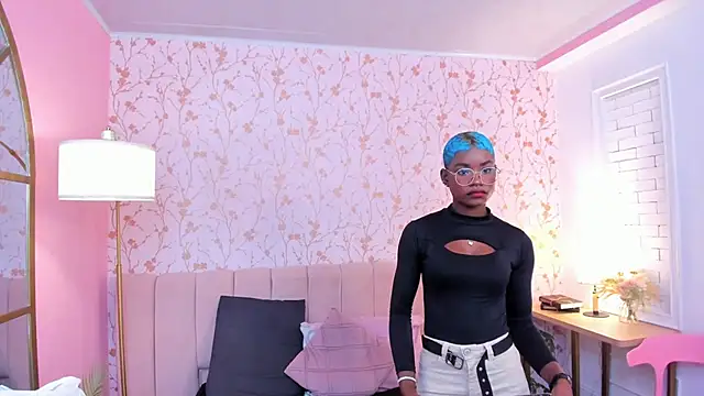 amber-hill online show from March 7, 7:30 pm