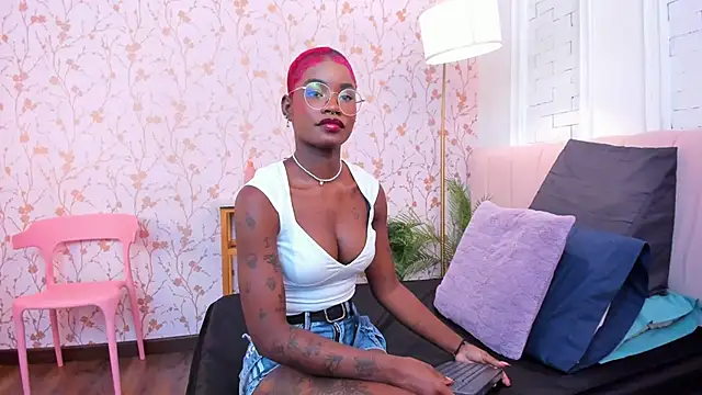 amber-hill online show from April 10, 7:21 pm