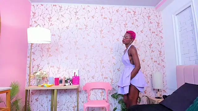 amber-hill online show from April 16, 7:14 pm