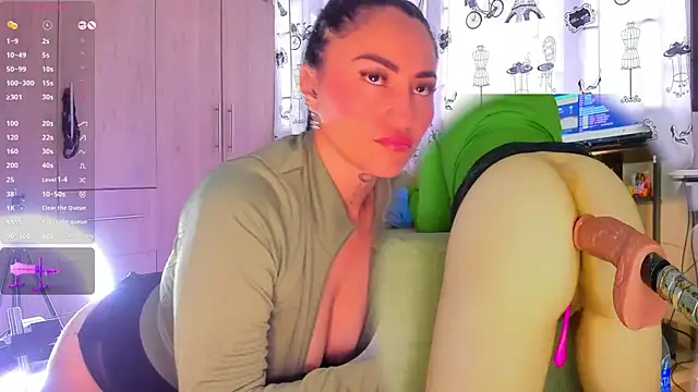jolee   online show from May 31, 10:43 pm