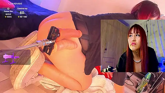 Snapshot of jolee__ chatting on December 14, 1:23 am jolee online show from December 14, 1:23 am