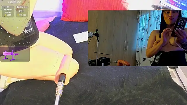 Snapshot of jolee__ chatting on February 10, 10:31 pm jolee online show from February 10, 10:31 pm