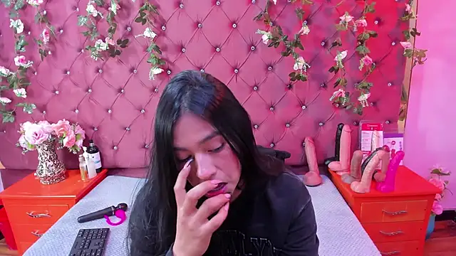 Snapshot of Mariana_Prin chatting on November 27, 2:45 am Mariana Prin online show from November 27, 2:45 am