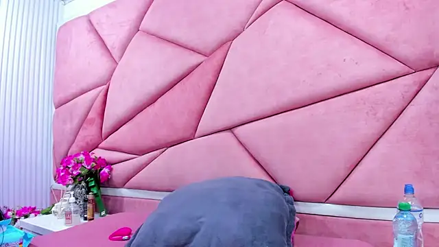 Mariana Prin online show from March 27, 3:15 am