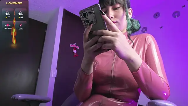 hitomi arata online show from February 11, 11:01 pm
