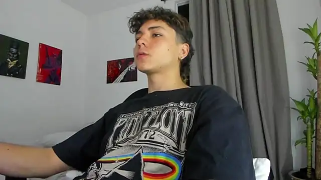 Snapshot of Joe23__ chatting on November 7, 3:22 am Joe23 online show from November 7, 3:22 am