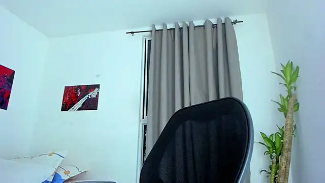 Snapshot of Joe23__ chatting on November 9, 1:09 am Joe23 online show from November 9, 1:09 am