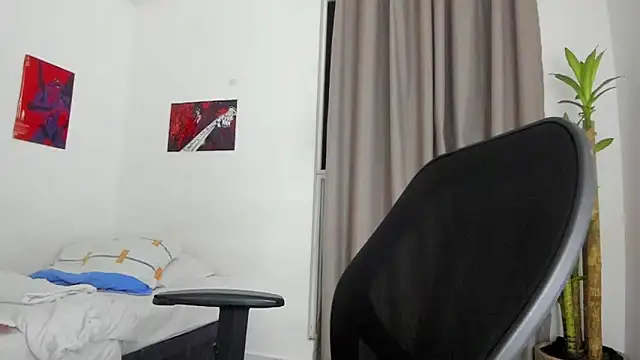 Snapshot of Joe23__ chatting on November 13, 2:37 am Joe23 online show from November 13, 2:37 am