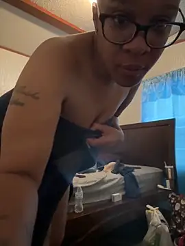 Snapshot of SexyHoneyRedd chatting on September 19, 11:47 am SexyHoneyRedd online show from September 19, 11:47 am