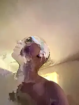 Snapshot of SexyHoneyRedd chatting on October 16, 2:25 pm SexyHoneyRedd online show from October 16, 2:25 pm