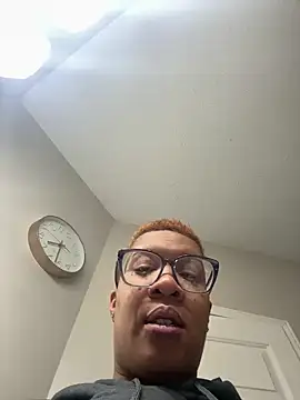 Snapshot of SexyHoneyRedd chatting on February 11, 11:44 pm SexyHoneyRedd online show from February 11, 11:44 pm