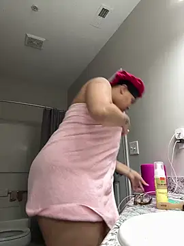 Snapshot of SexyHoneyRedd chatting on January 9, 11:58 am SexyHoneyRedd online show from January 9, 11:58 am