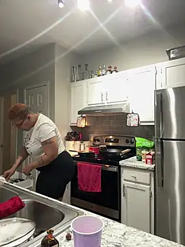 Snapshot of SexyHoneyRedd chatting on February 16, 1:14 am SexyHoneyRedd online show from February 16, 1:14 am