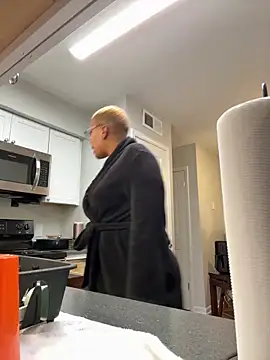 Snapshot of SexyHoneyRedd chatting on March 3, 11:34 pm SexyHoneyRedd online show from March 3, 11:34 pm