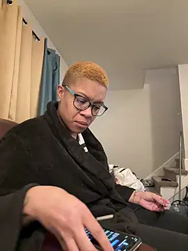 SexyHoneyRedd online show from March 8, 3:32 am