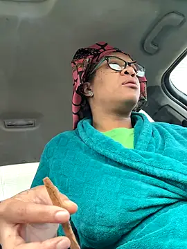 Snapshot of SexyHoneyRedd chatting on January 7, 1:05 pm SexyHoneyRedd online show from January 7, 1:05 pm