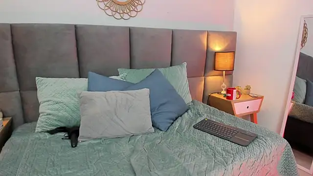 Janne lee online show from September 20, 3:28 pm