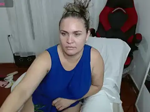 helenca43 online show from March 21, 11:12 am