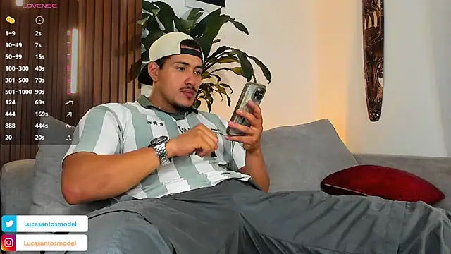 lucasanto  online show from April 15, 3:34 am